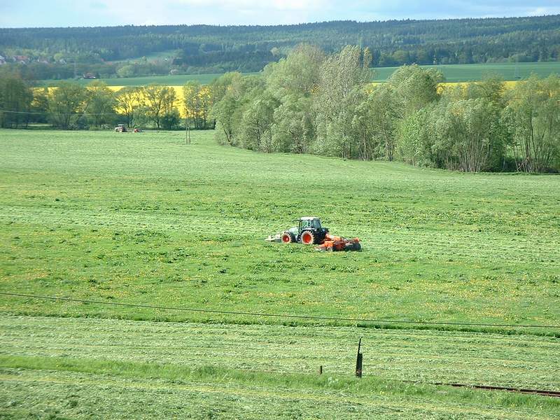 bilder/14_5_2002/fendt_716_+_zt_323_a.jpg
