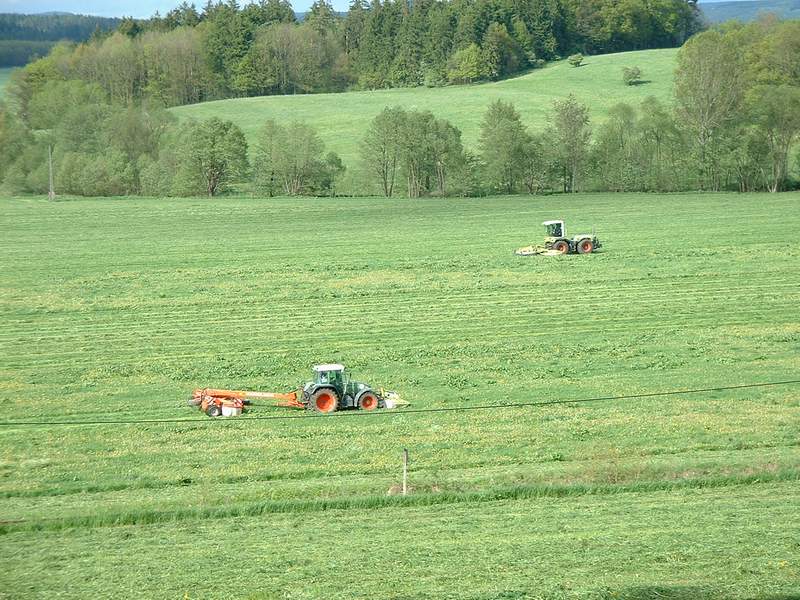 xerion_+_fendt_716_3.jpg