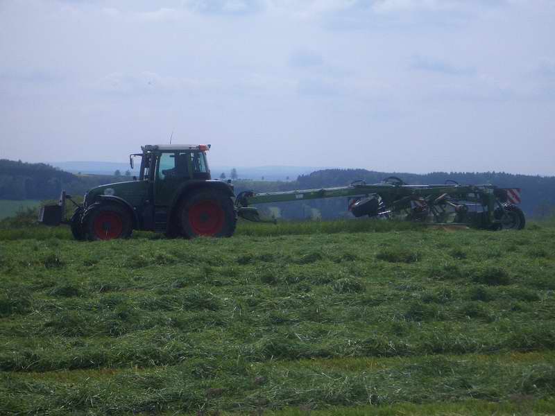 bilder/16_5_2005/fendt_716_10.jpg