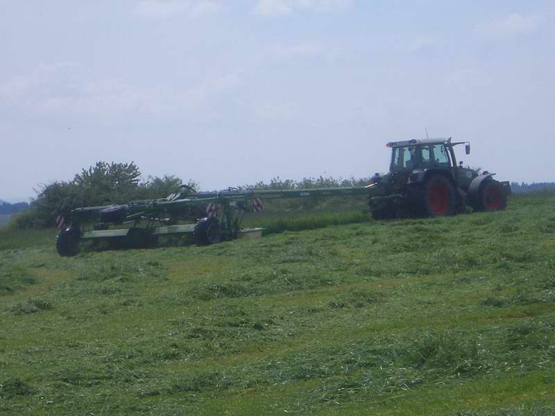 bilder/16_5_2005/fendt_716_16.jpg