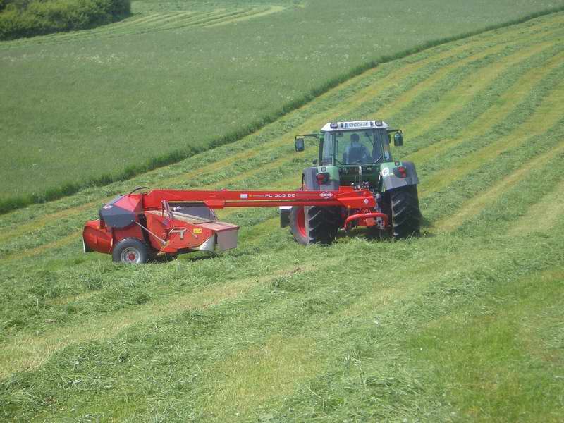 bilder/16_5_2005/fendt_815_14.jpg