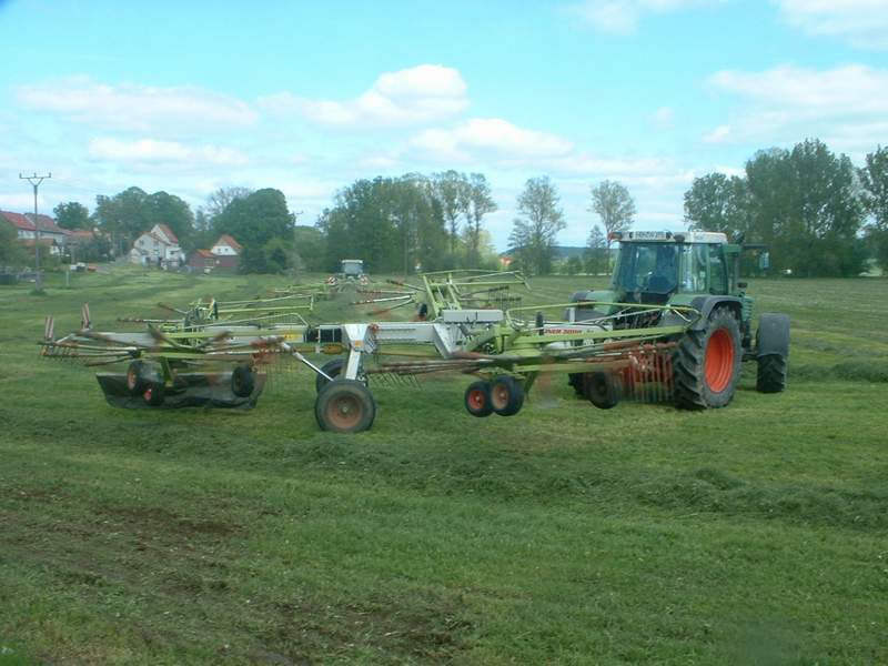 bilder/17_5_2004/2x_fendt_3.jpg