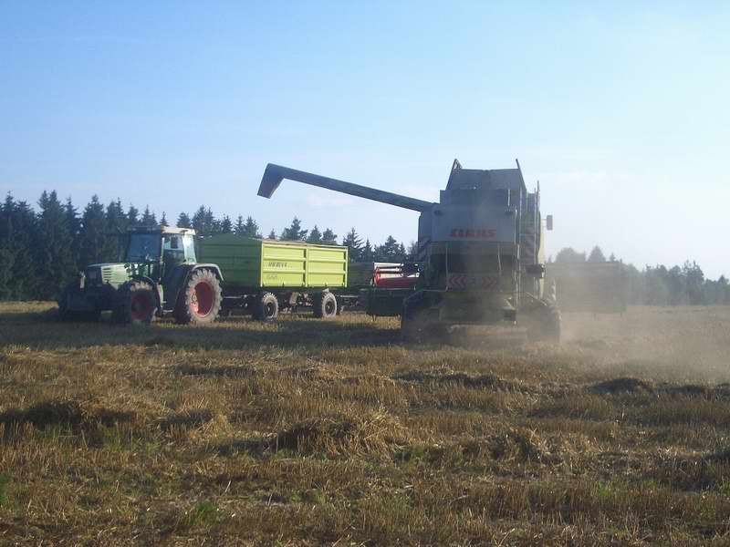bilder/18_8_2005/lexion_fendt_5.jpg