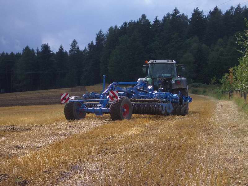 bilder/22_8_2003/jaguar_2x_fendt_3.jpg