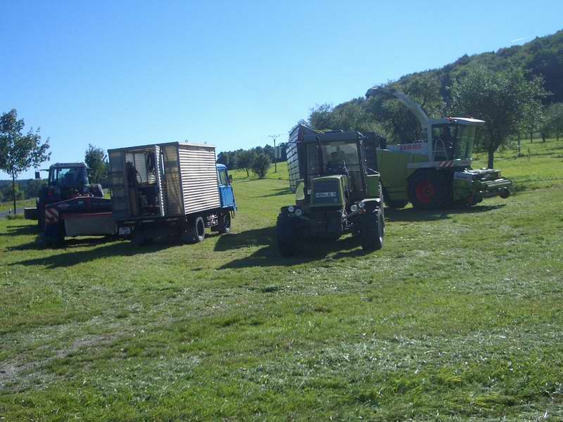 bilder/19_9_2005/jaguar_fendt_zt_323_robur.jpg