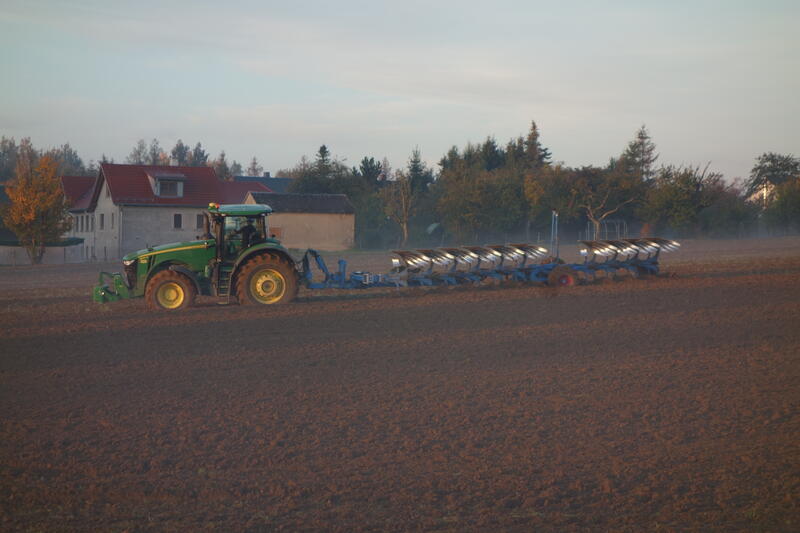 bilder/29_5_2005/fendt_818_zt_323_2.jpg