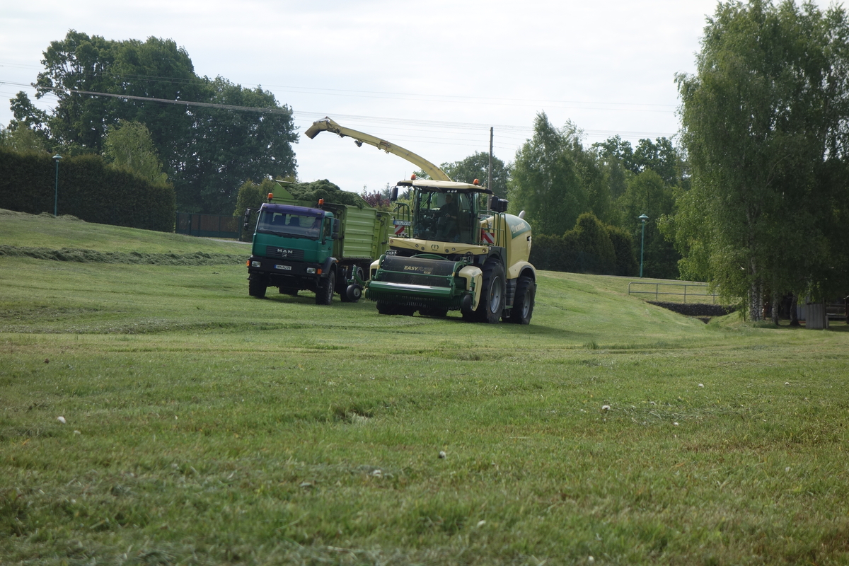bilder/16_5_2005/fendt_716_32.jpg