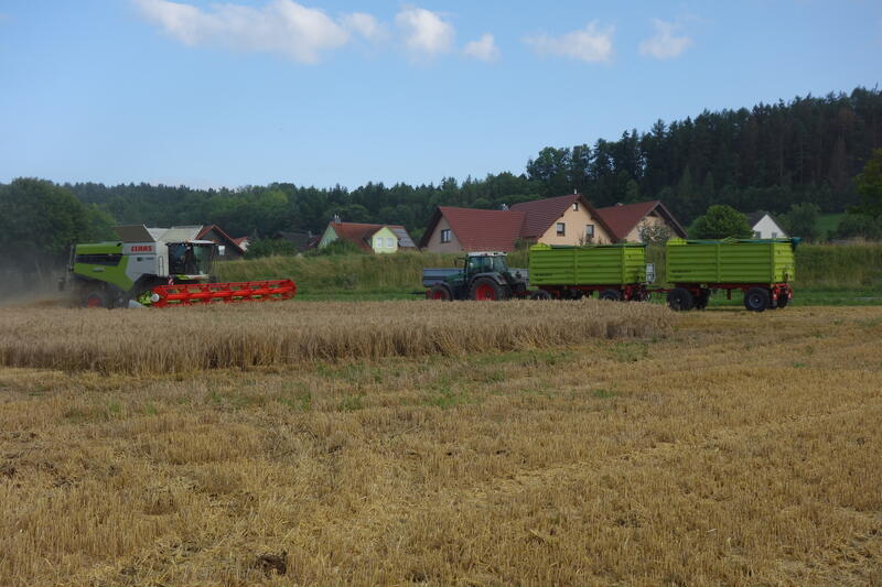 bilder/10_10_2002/zetor_4.jpg