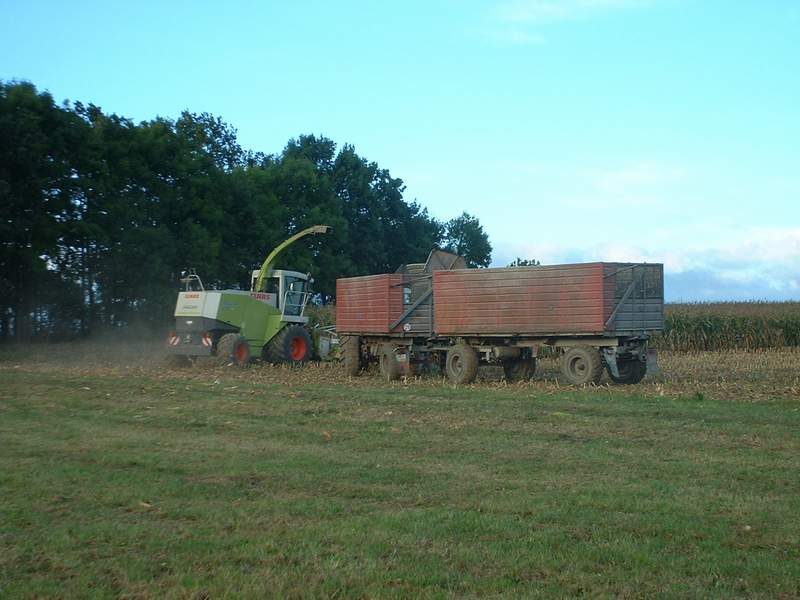 bilder/24_9_2002/jaguar_+_fendt_716_2.jpg
