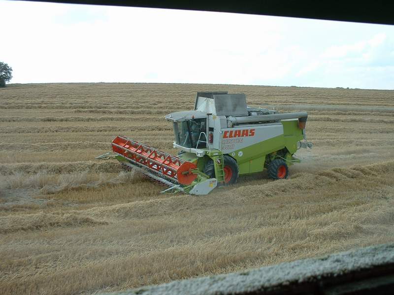 bilder/25_8_2002/lexion_31.jpg