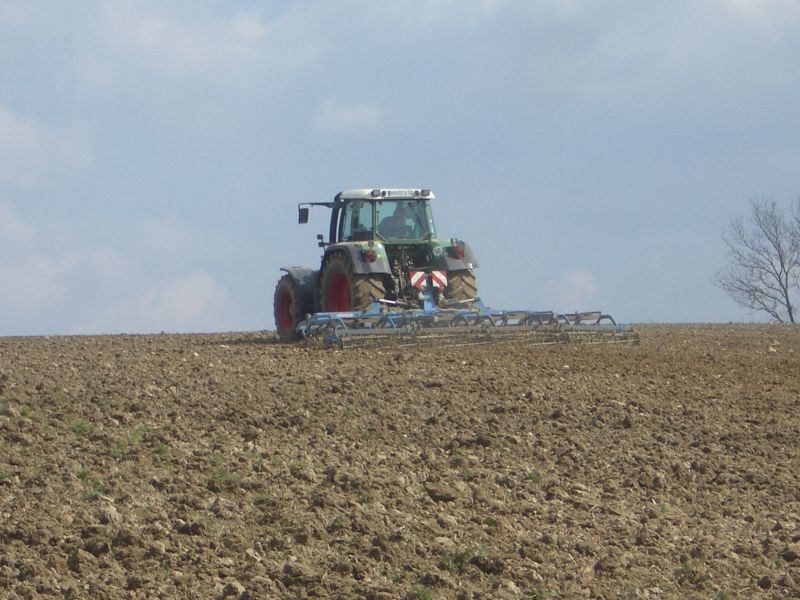 bilder/18_7_2003/fendt_716_2.jpg