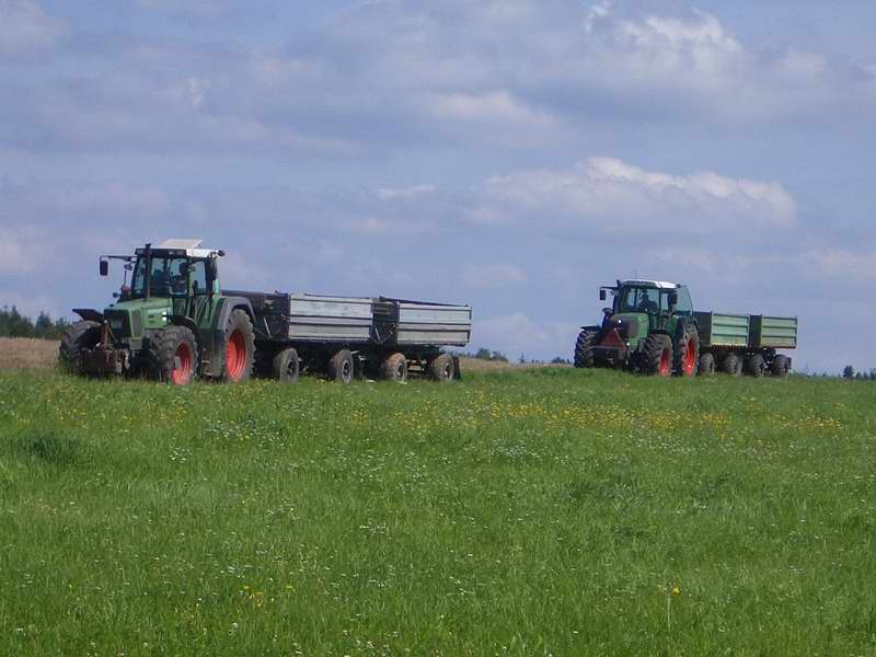 bilder/28_8_2005/2x_fendt_3.jpg