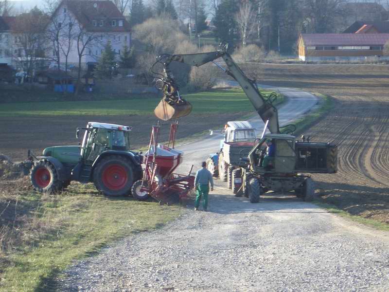 bilder/16_5_2003/fendt_716_10.jpg