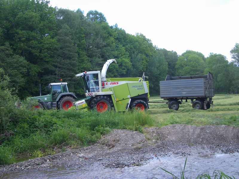 bilder/31_5_2005/jaguar_fendt_824_3.jpg