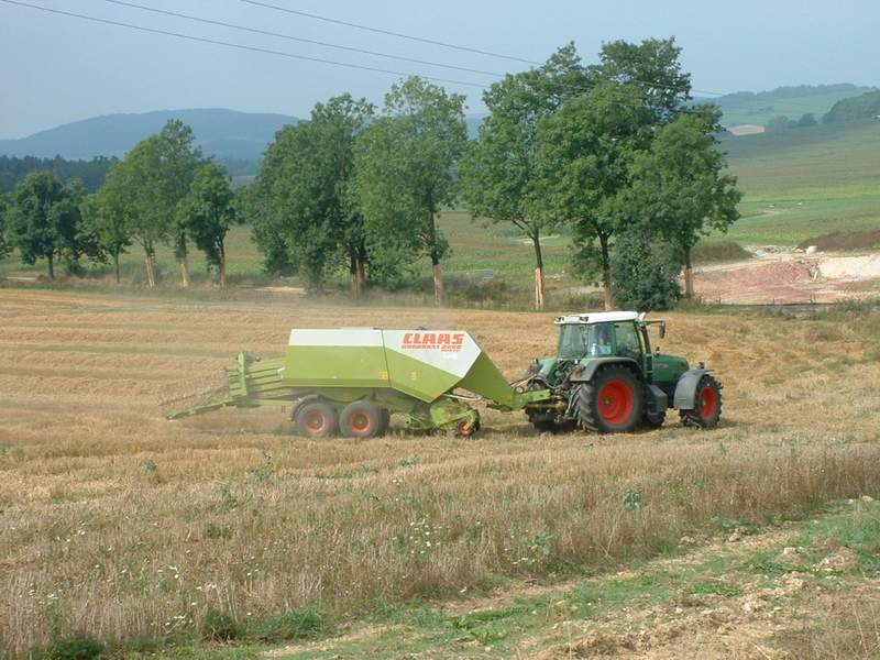 bilder/31_8_2002/fendt_716_9.jpg