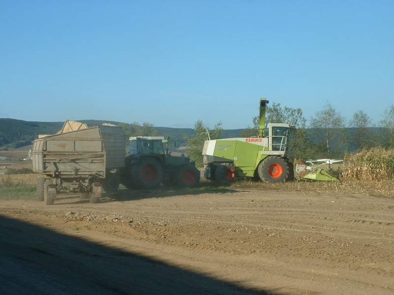 bilder/3_9_2003/jaguar_fendt_3.jpg