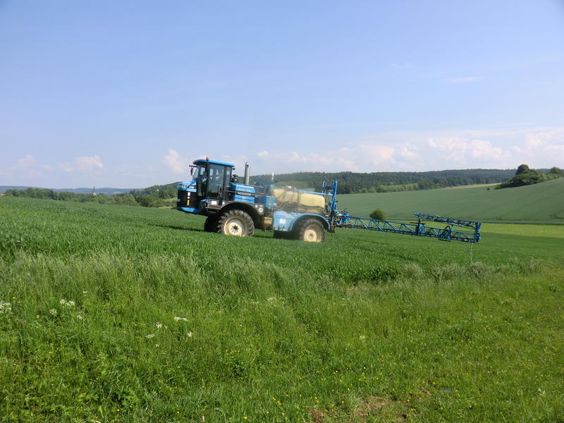 bilder/16_9_2002/jaguar_+_fendt_824_+_w50.jpg