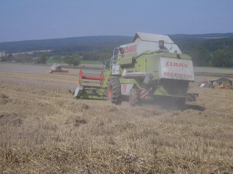 bilder/4_9_2004/lexion_mega.jpg