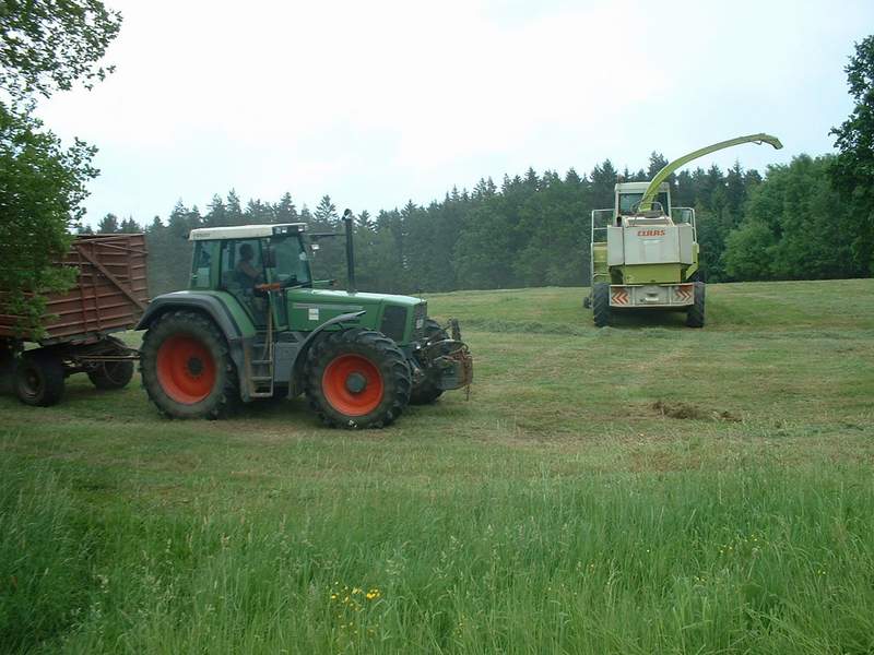 bilder/5_6_2003/jaguar_+_fendt_824_7.jpg