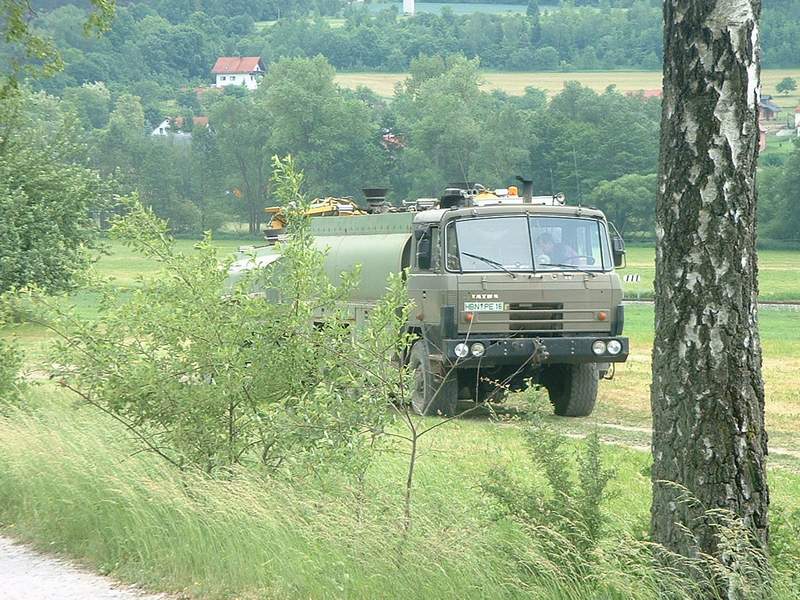 bilder/5_6_2003_2/terra_gator_+_tatra_3.jpg