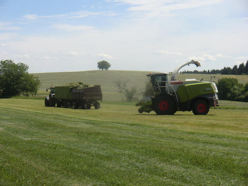 bilder/29_3_2005/fendt_716_2.jpg